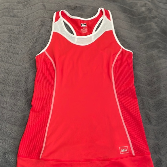Rei Athletic Red shirt - Picture 1 of 3